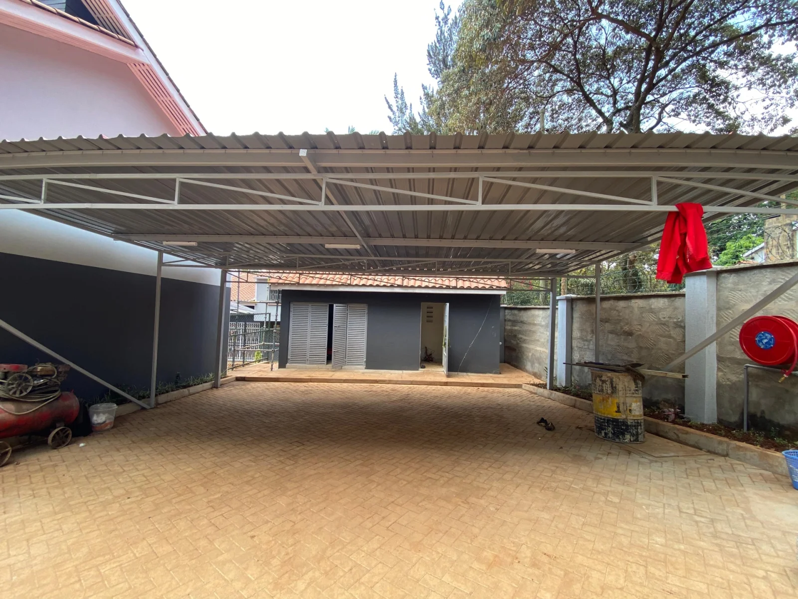 Exterior Photo 6